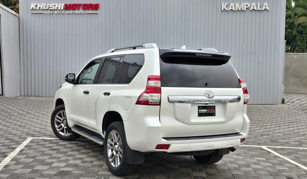 2016 Toyota Land Cruiser Prado image-13