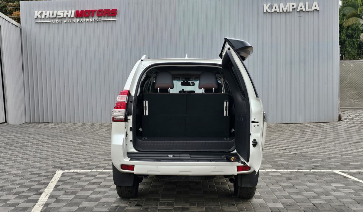 2016 Toyota Land Cruiser Prado image-16
