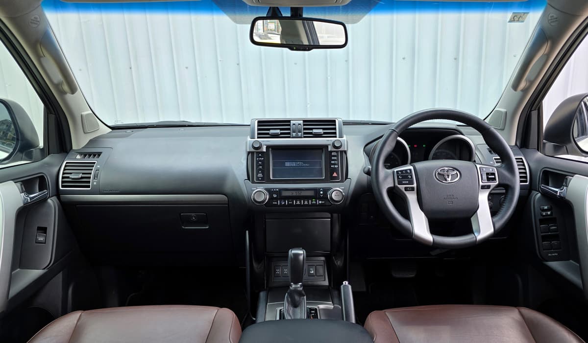 2016 Toyota Land Cruiser Prado image-17