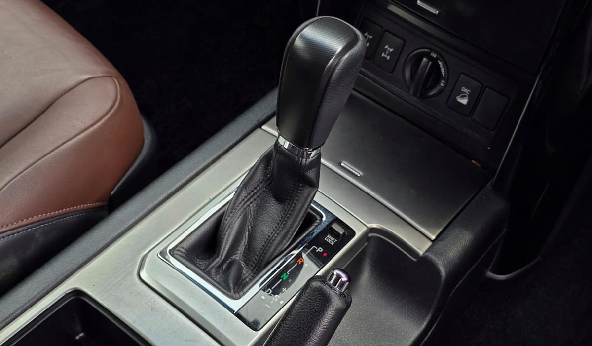 2016 Toyota Land Cruiser Prado image-18