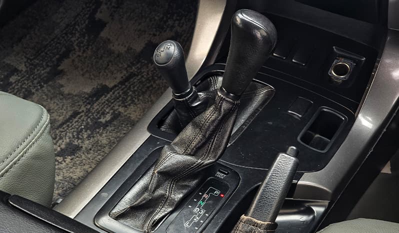 2003 Toyota Land Cruiser Prado image-9