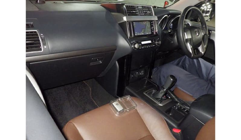2017 Toyota Land Cruiser Prado image-6