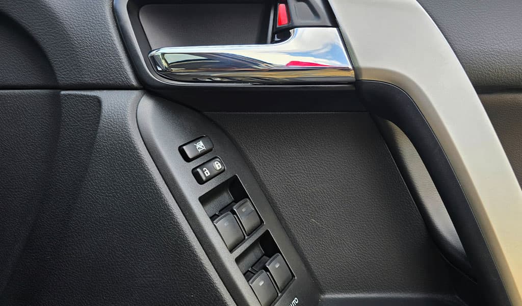2017 Toyota Land Cruiser Prado image-7