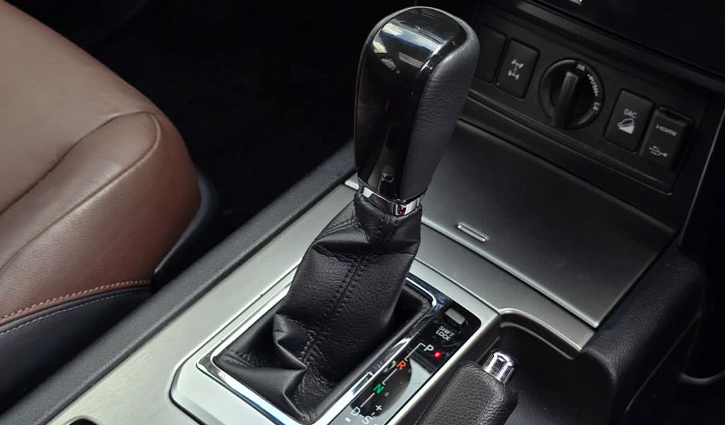 2017 Toyota Land Cruiser Prado image-8