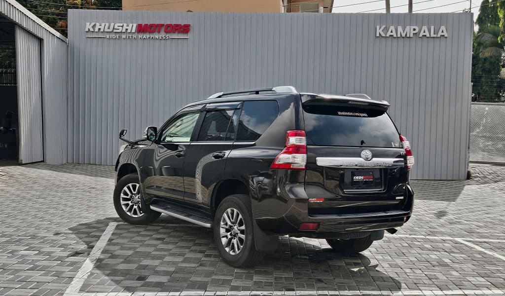 2017 Toyota Land Cruiser Prado image-13