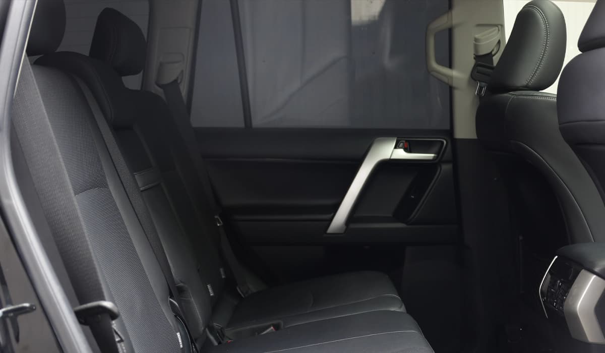 2017 Toyota Land Cruiser Prado TX-L package image-9