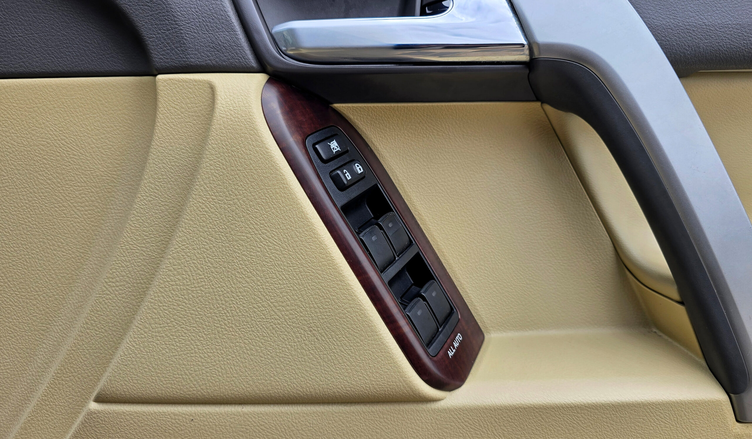 2016 Toyota Land Cruiser Prado TX-L package image-16