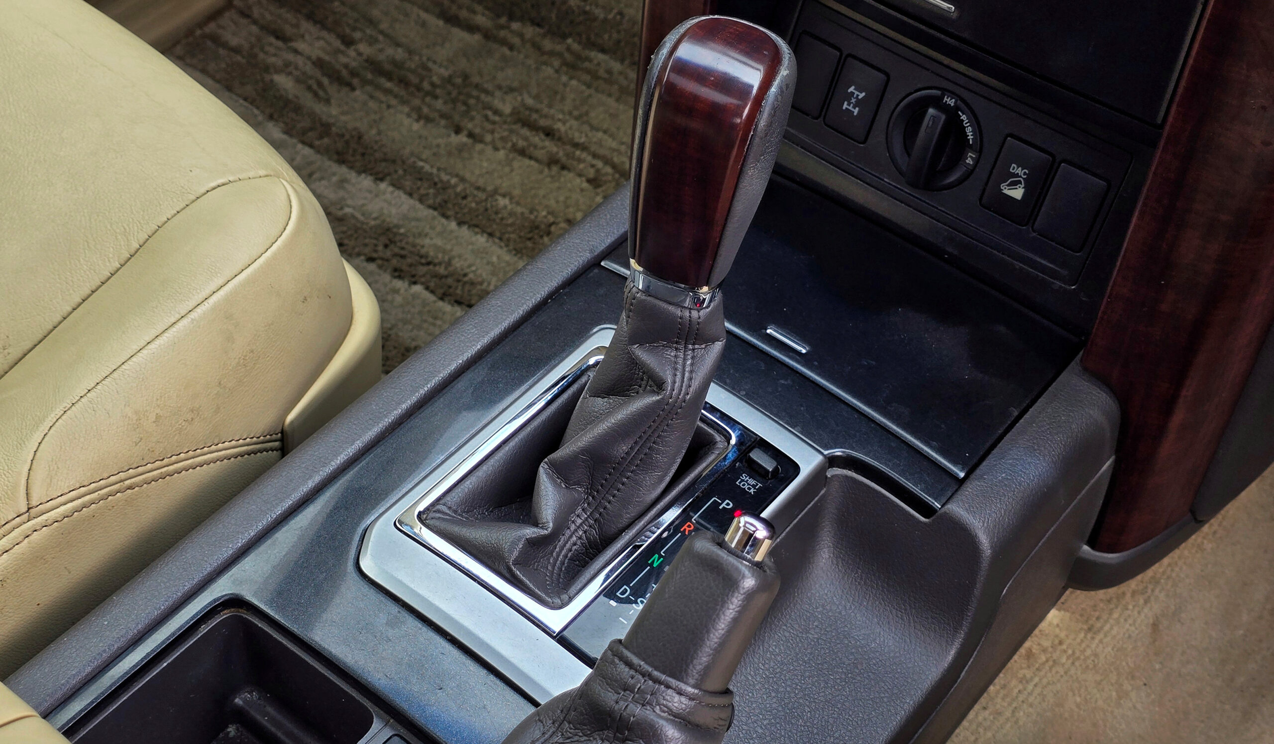 2016 Toyota Land Cruiser Prado TX-L package image-18