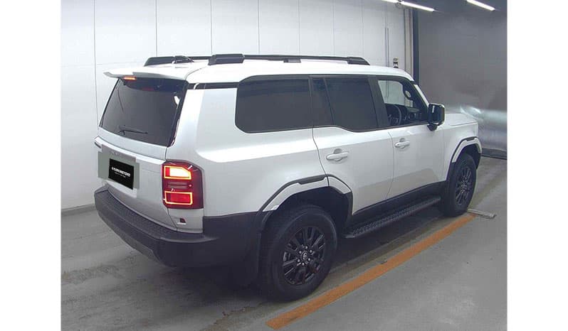 2024 Toyota Land Cruiser Prado VX image-4