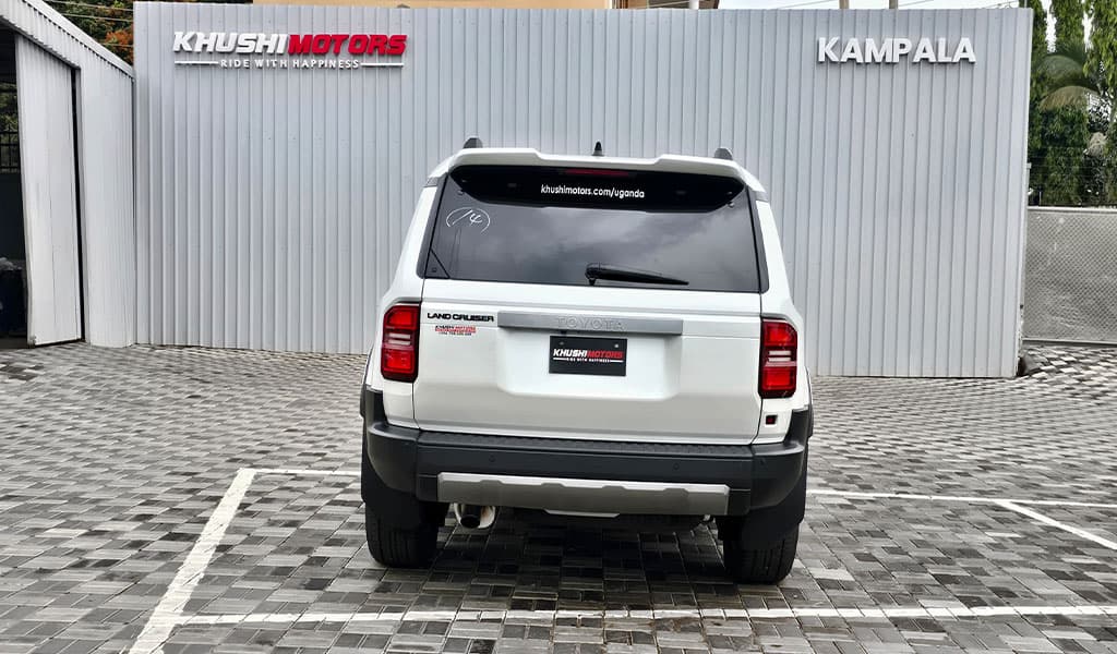 2024 Toyota Land Cruiser Prado VX image-14