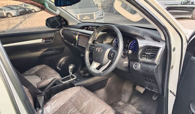 2015 Toyota Hilux image-8