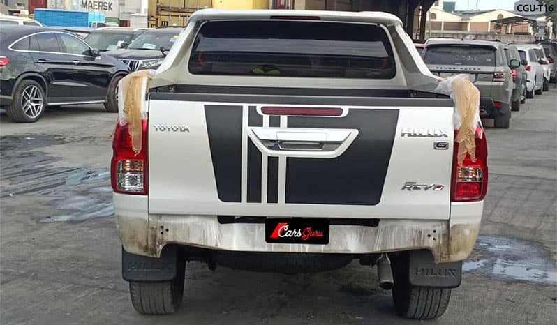 2015 Toyota Hilux image-9