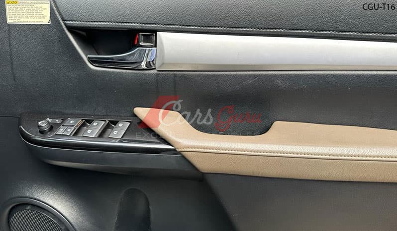 2015 Toyota Hilux image-10