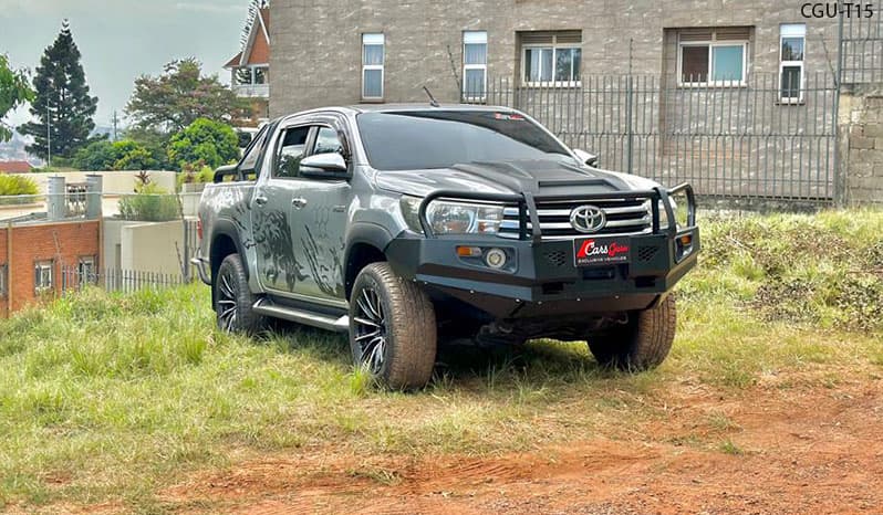 2015 Toyota Hilux image-2