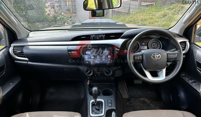 2015 Toyota Hilux image-8