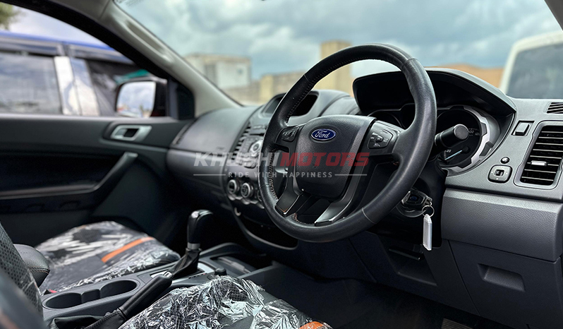 2015 Toyota Hilux image-6