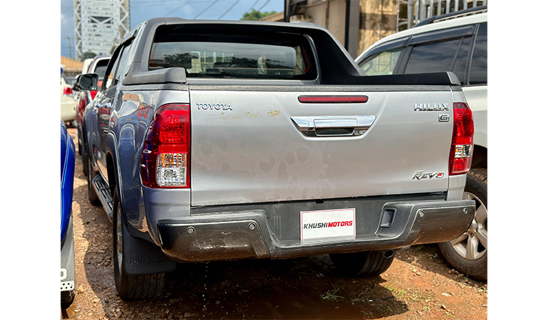 2015 Toyota Hilux image-12