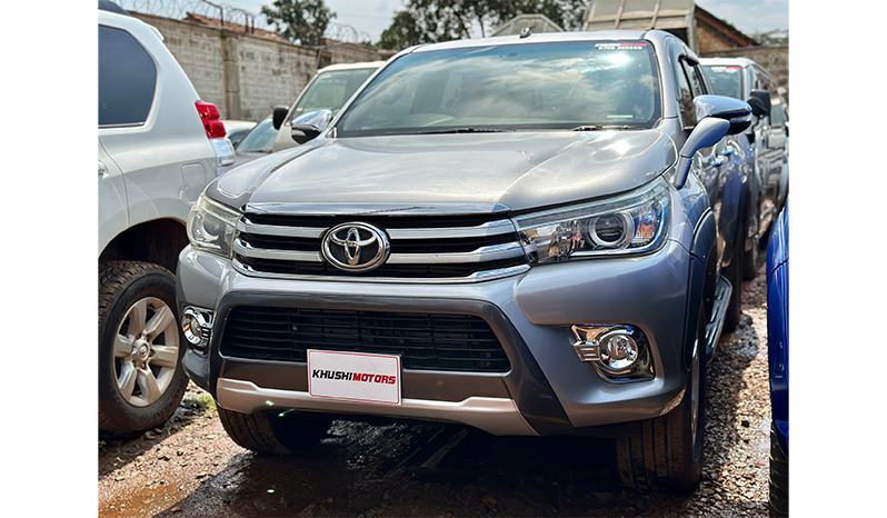 2015 Toyota Hilux image-14