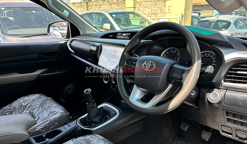 2015 Toyota Hilux image-6