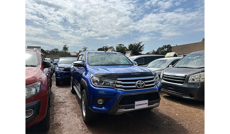 2015 Toyota Hilux image-8