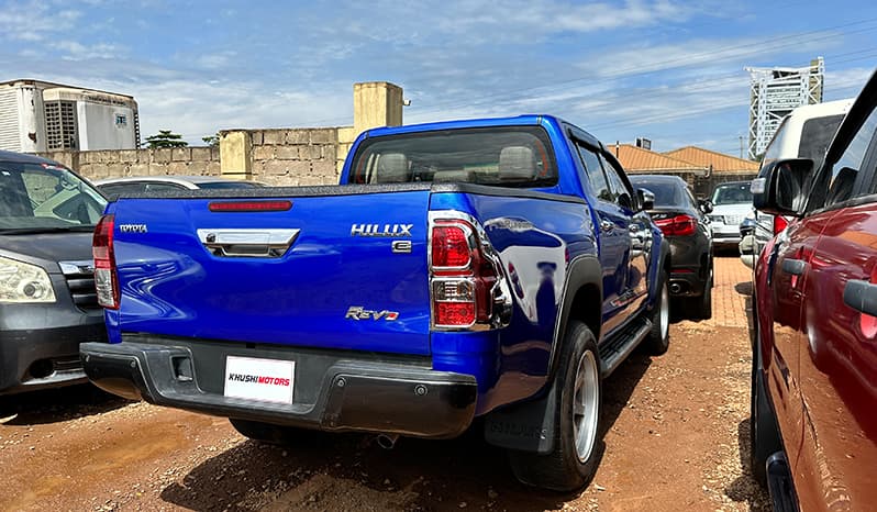 2015 Toyota Hilux image-9