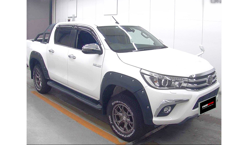 2017 Toyota Hilux image-1