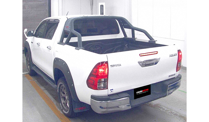 2017 Toyota Hilux image-4