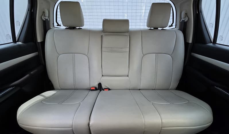 2019 Toyota Hilux image-12