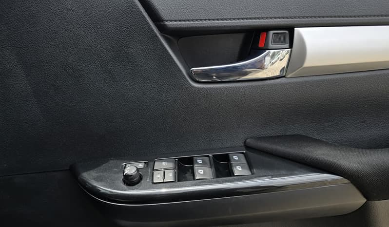 2019 Toyota Hilux image-14