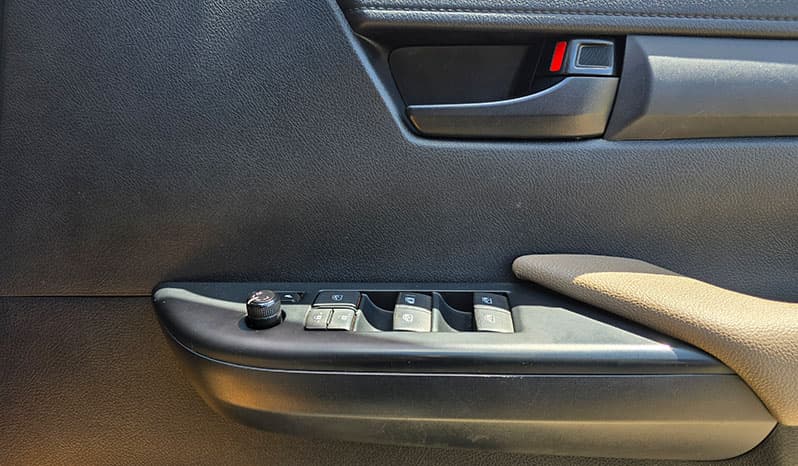 2015 Toyota Hilux image-3