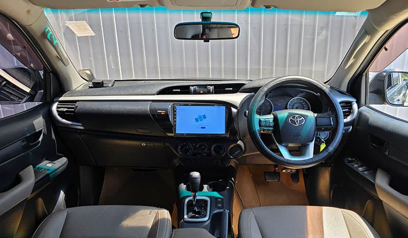 2015 Toyota Hilux image-6