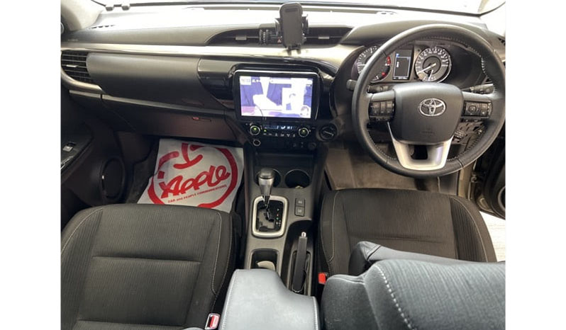 2021 Toyota Hilux image-3