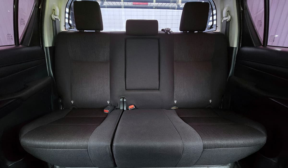 2018 Toyota Hilux ALNTRA SELEC 240G L package image-2