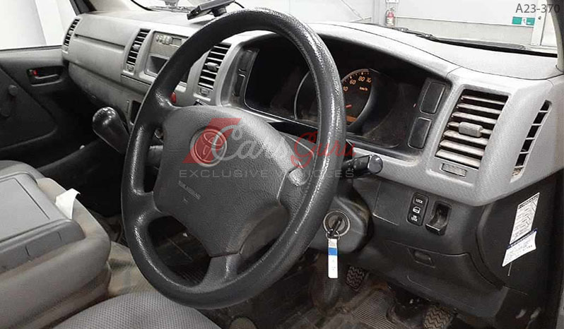 2005 Toyota Regius Ace image-7