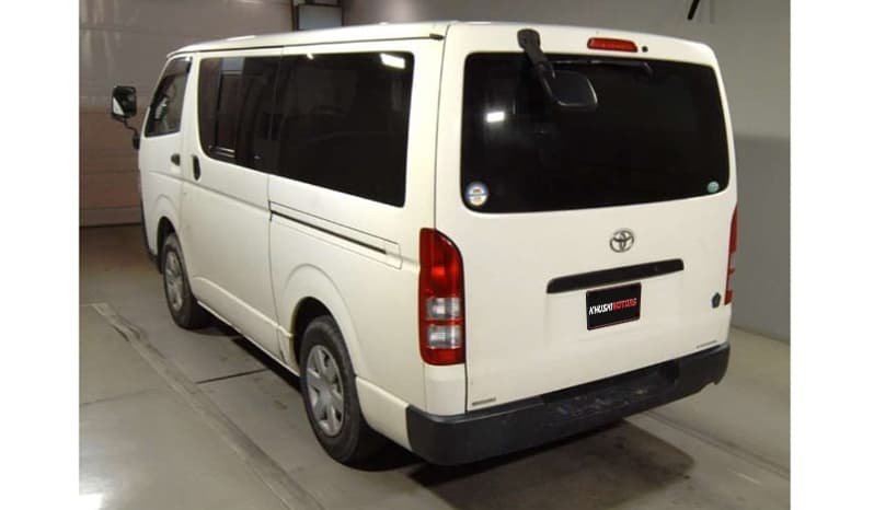 2011 Toyota Hiace image-3