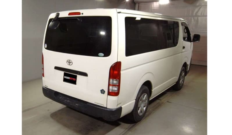 2011 Toyota Hiace image-5