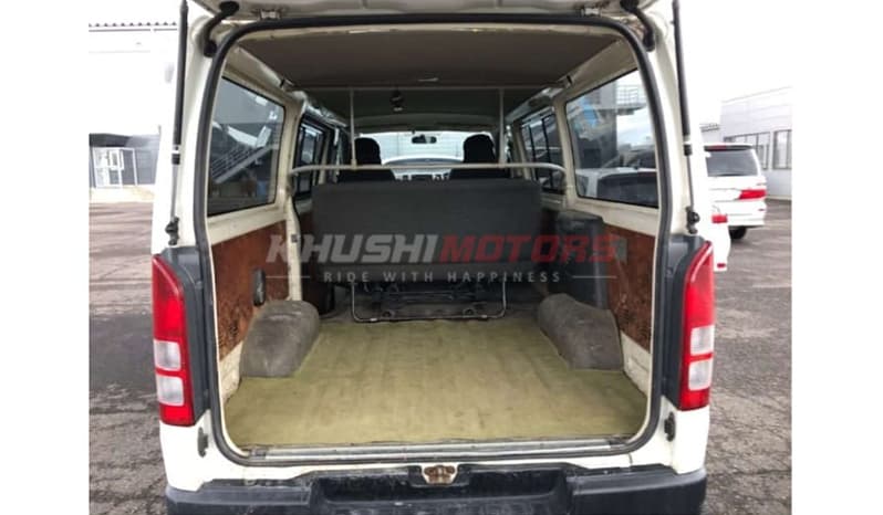 2011 Toyota Hiace image-8