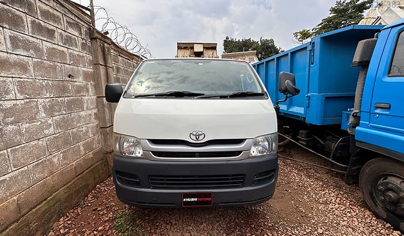2011 Toyota Hiace image-1