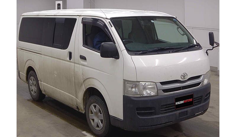 2011 Toyota Hiace image-2