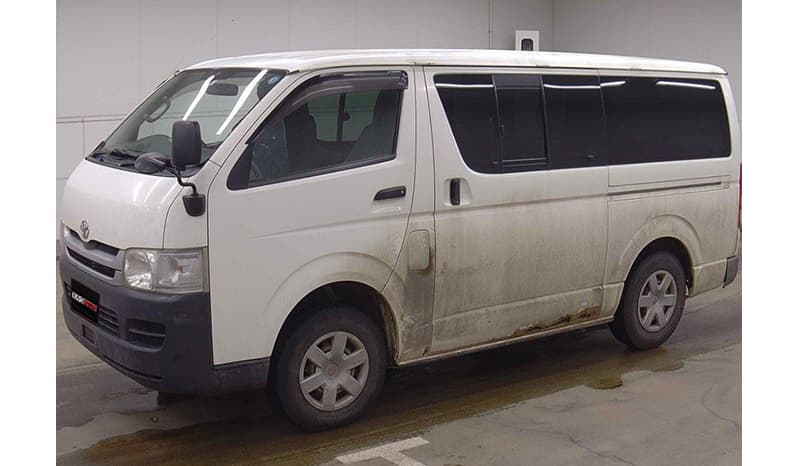 2011 Toyota Hiace image-3