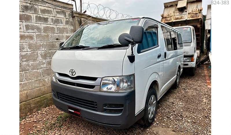 2011 Toyota Hiace image-9