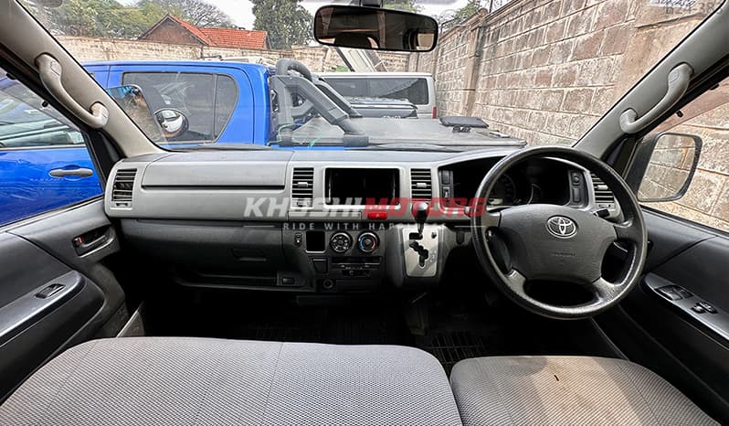 2011 Toyota Hiace image-15