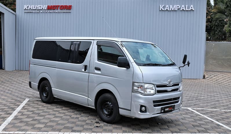 2010 Toyota Hiace image-1
