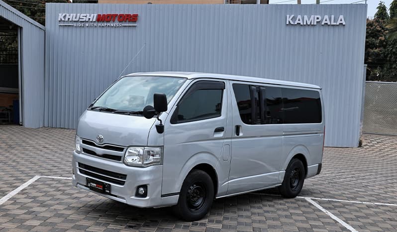 2010 Toyota Hiace image-9