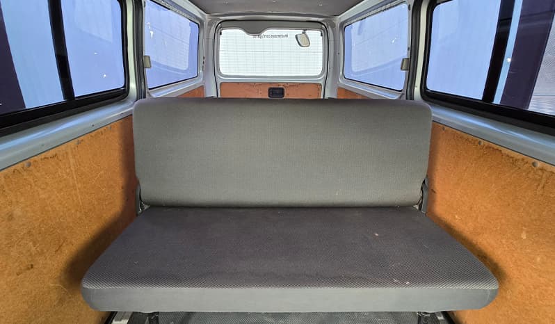 2010 Toyota Hiace image-15