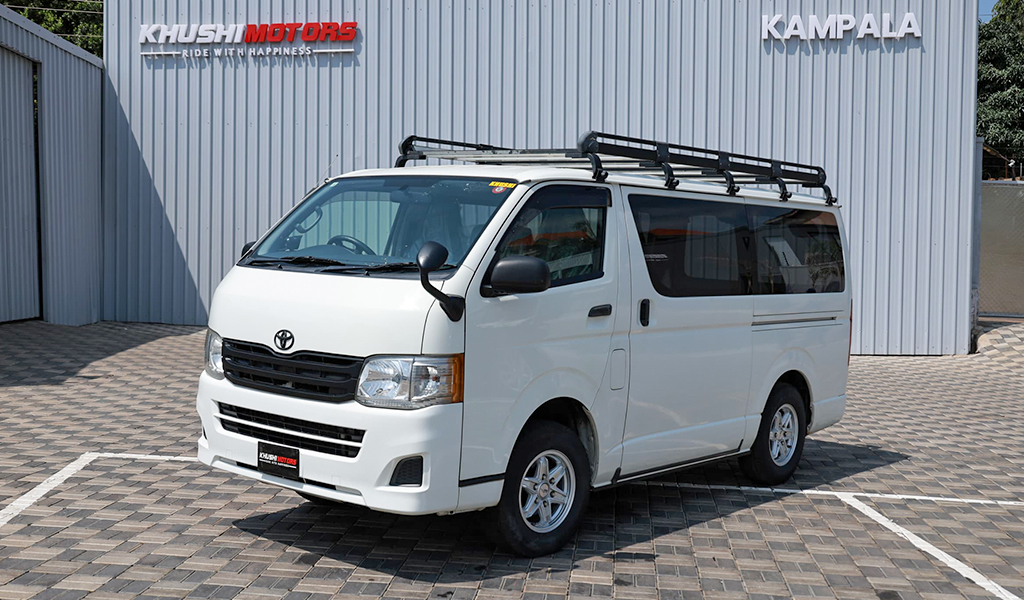 2012 Toyota Hiace image-9