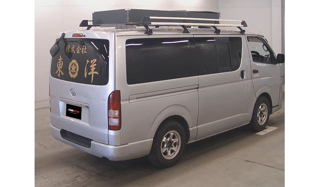 2012 Toyota Hiace image-4