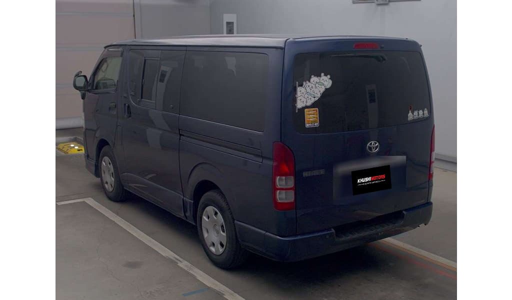 2012 Toyota Hiace image-4