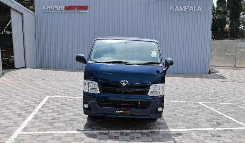 2012 Toyota Hiace image-9
