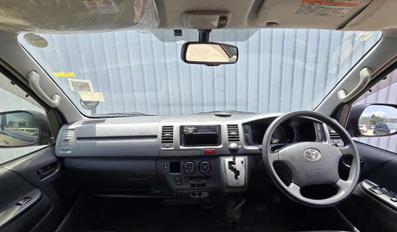 2012 Toyota Hiace image-13